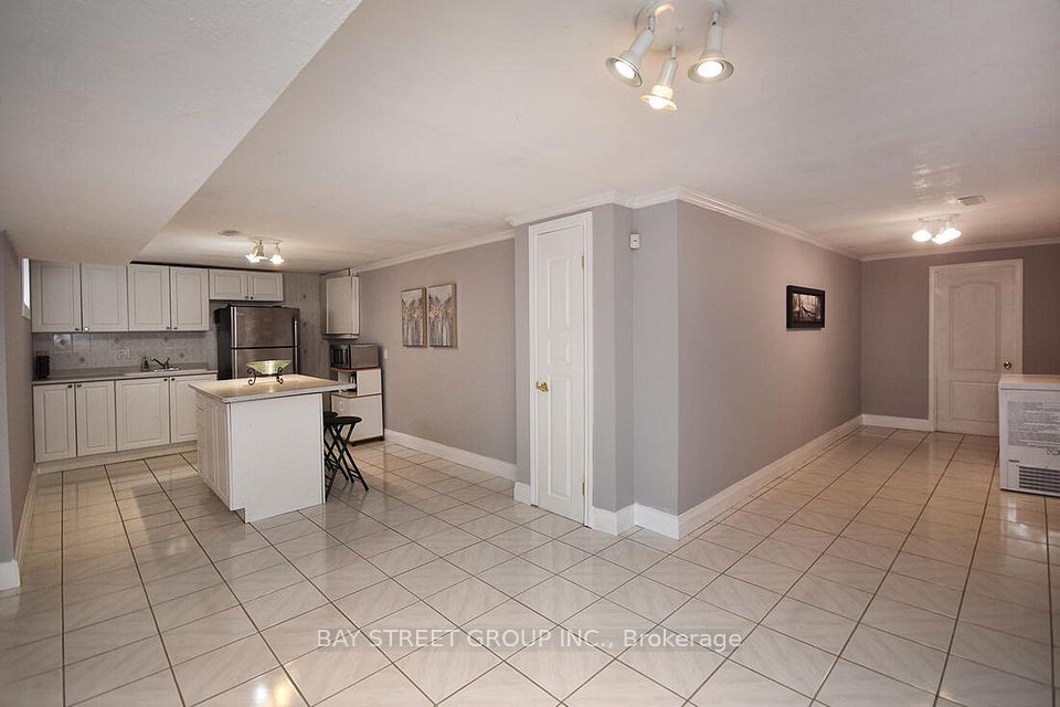10 Coral Harbour