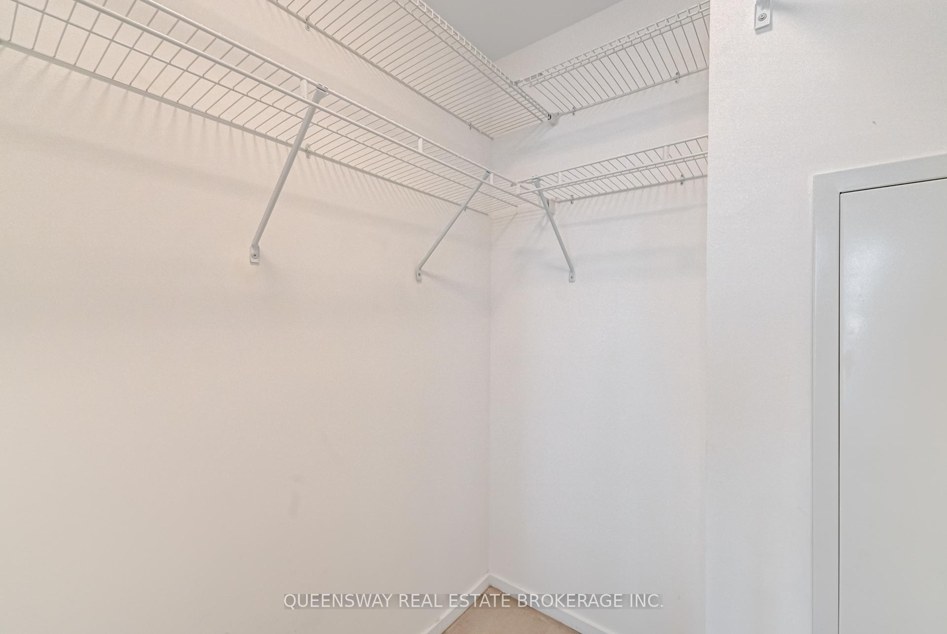 2 Bedrooms Condo at 8 Charlotte, Toronto For sale