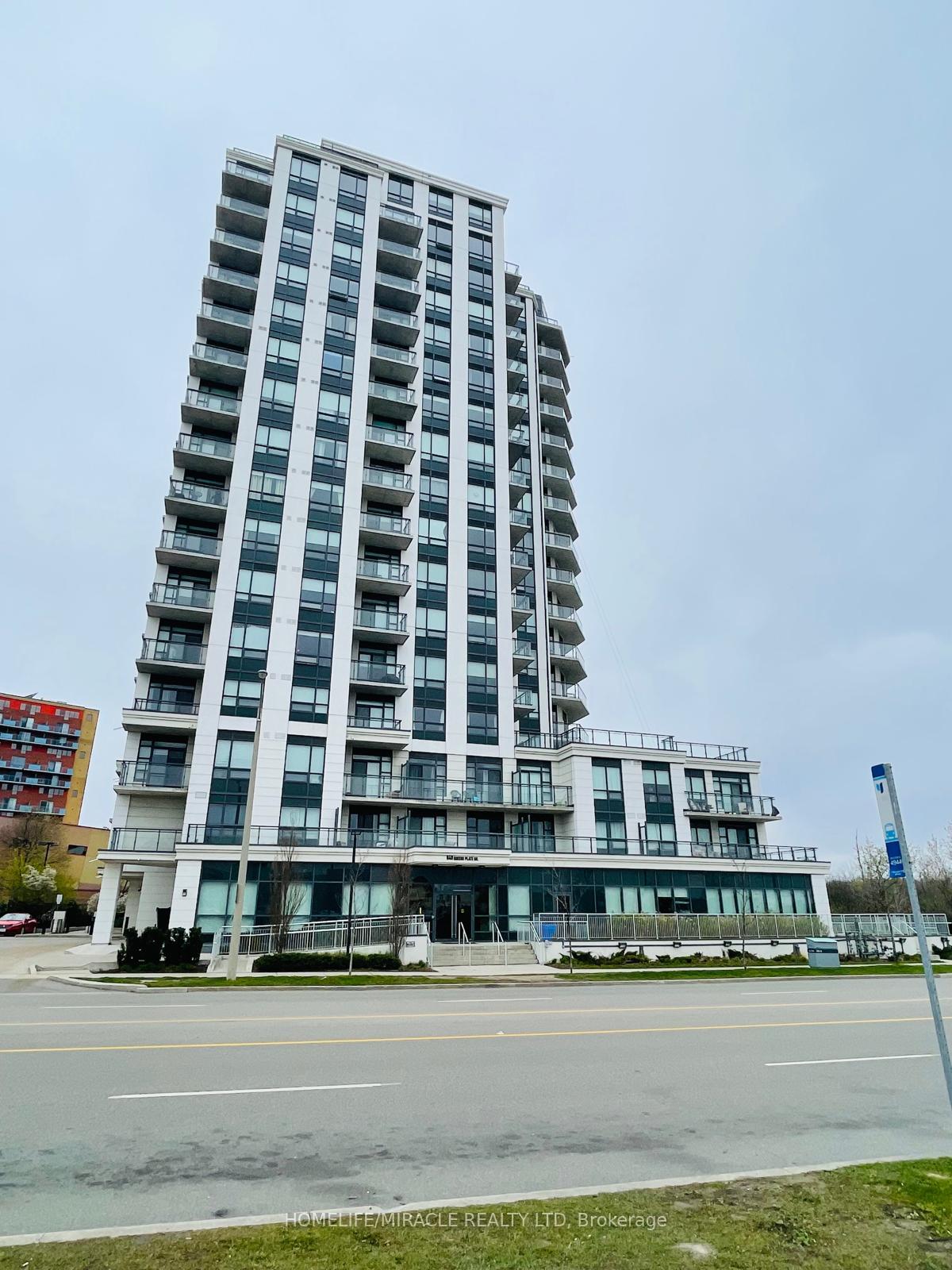 2 Bedrooms Condo at 840 Queen’s Plate, Toronto For sale