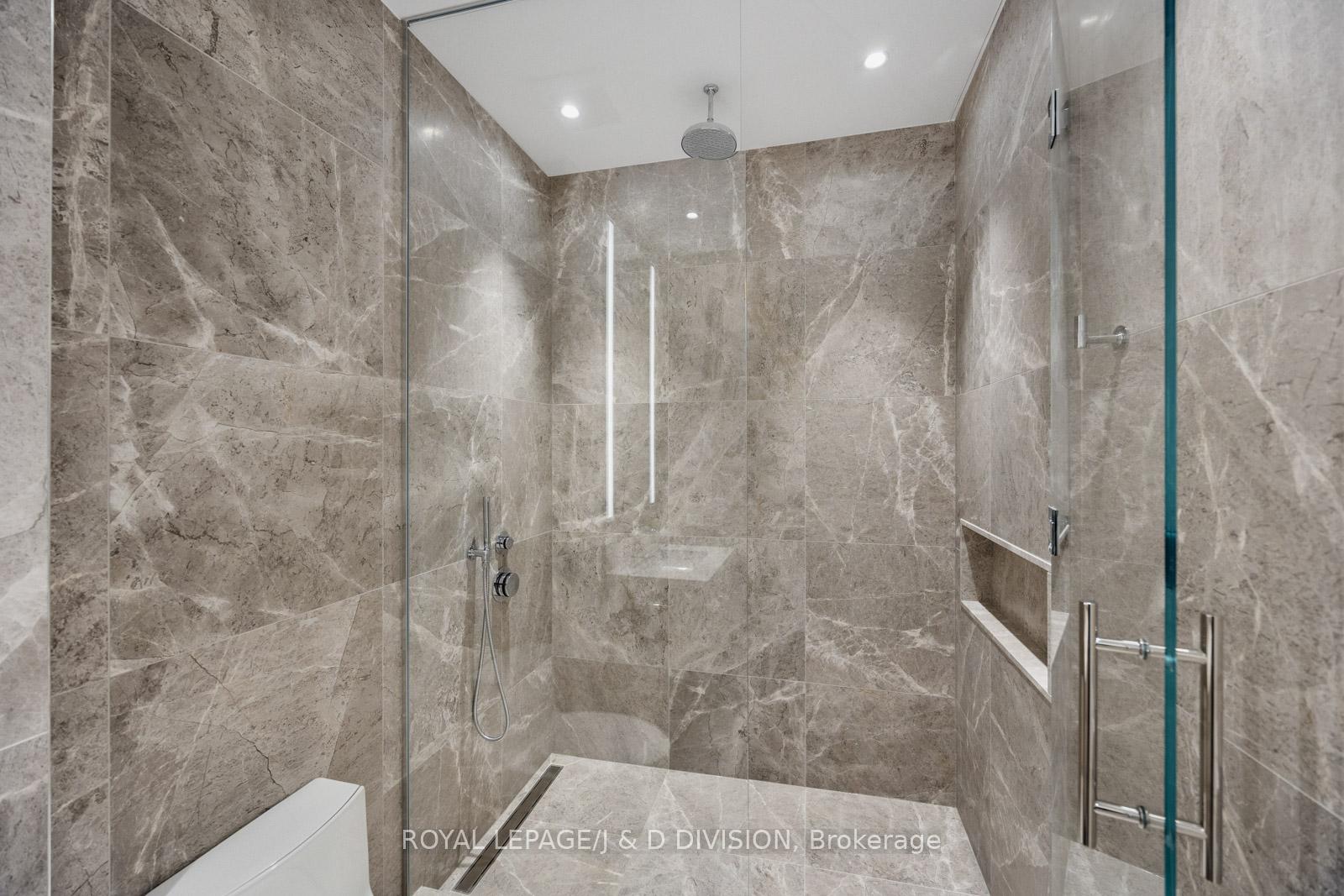 2 Bedrooms Condo at 7 Dale,  Toronto For sale