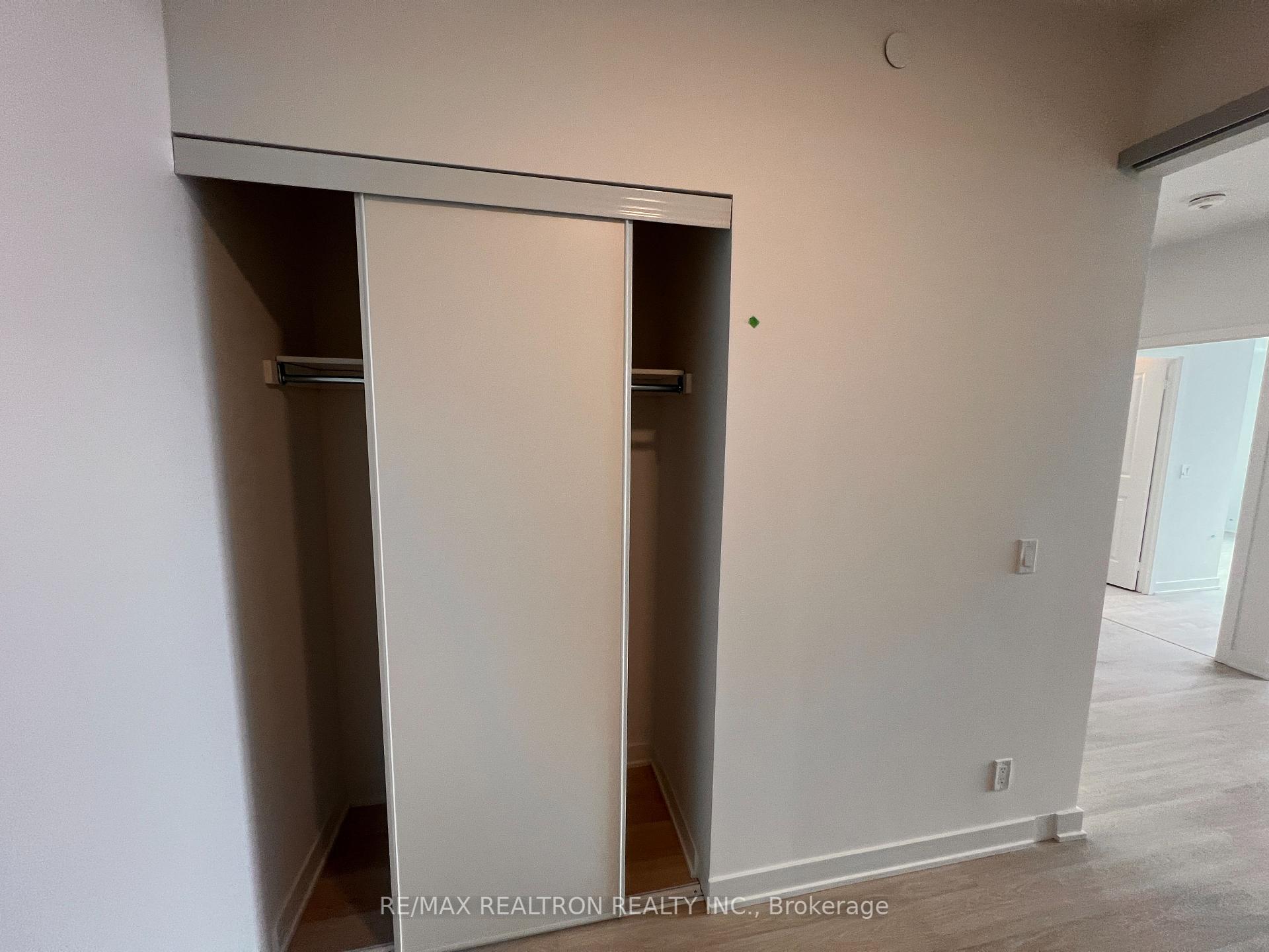 2 Bedrooms Co-op at 30 Upper Mall,  Vaughan For sale