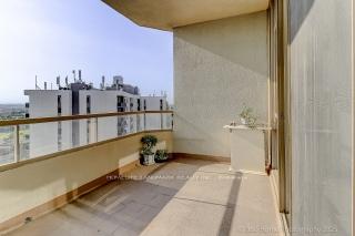 2 Bedrooms Condo at 175 Bamburgh, Toronto For sale