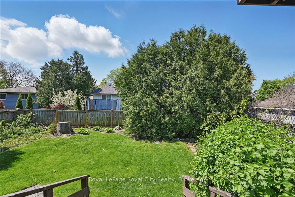 701 Castleguard Crescent