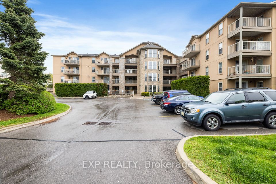 #404 - 1470 Bishops Gate, Oakville, ON L6M 4N5