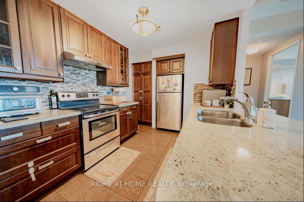 3 Bedrooms Condo at 5765 Yonge, Toronto For sale