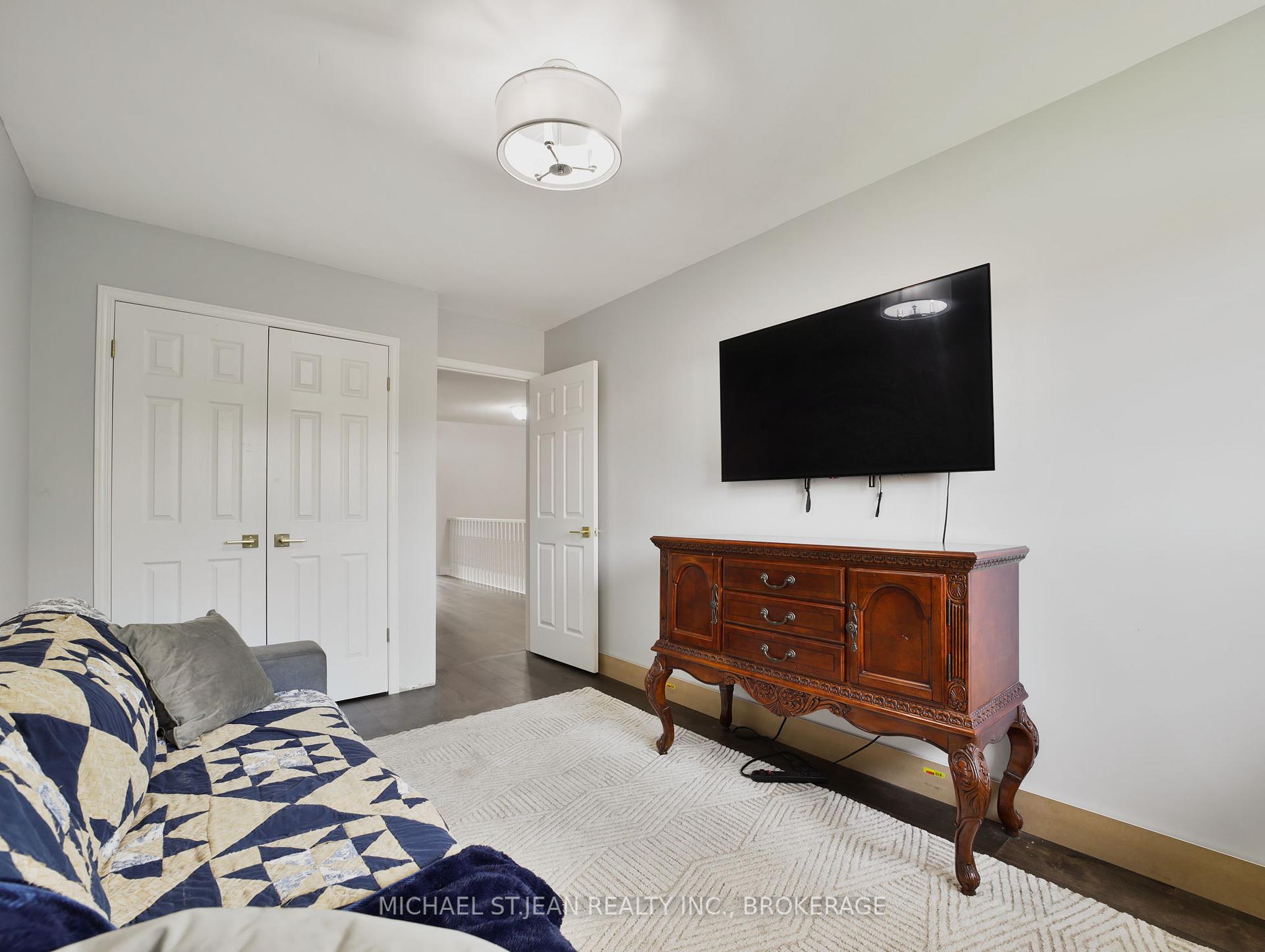 3 Bedrooms Condo at 1889 Upper Wentworth, Hamilton For sale