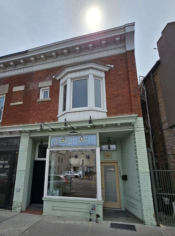 3293 Dundas