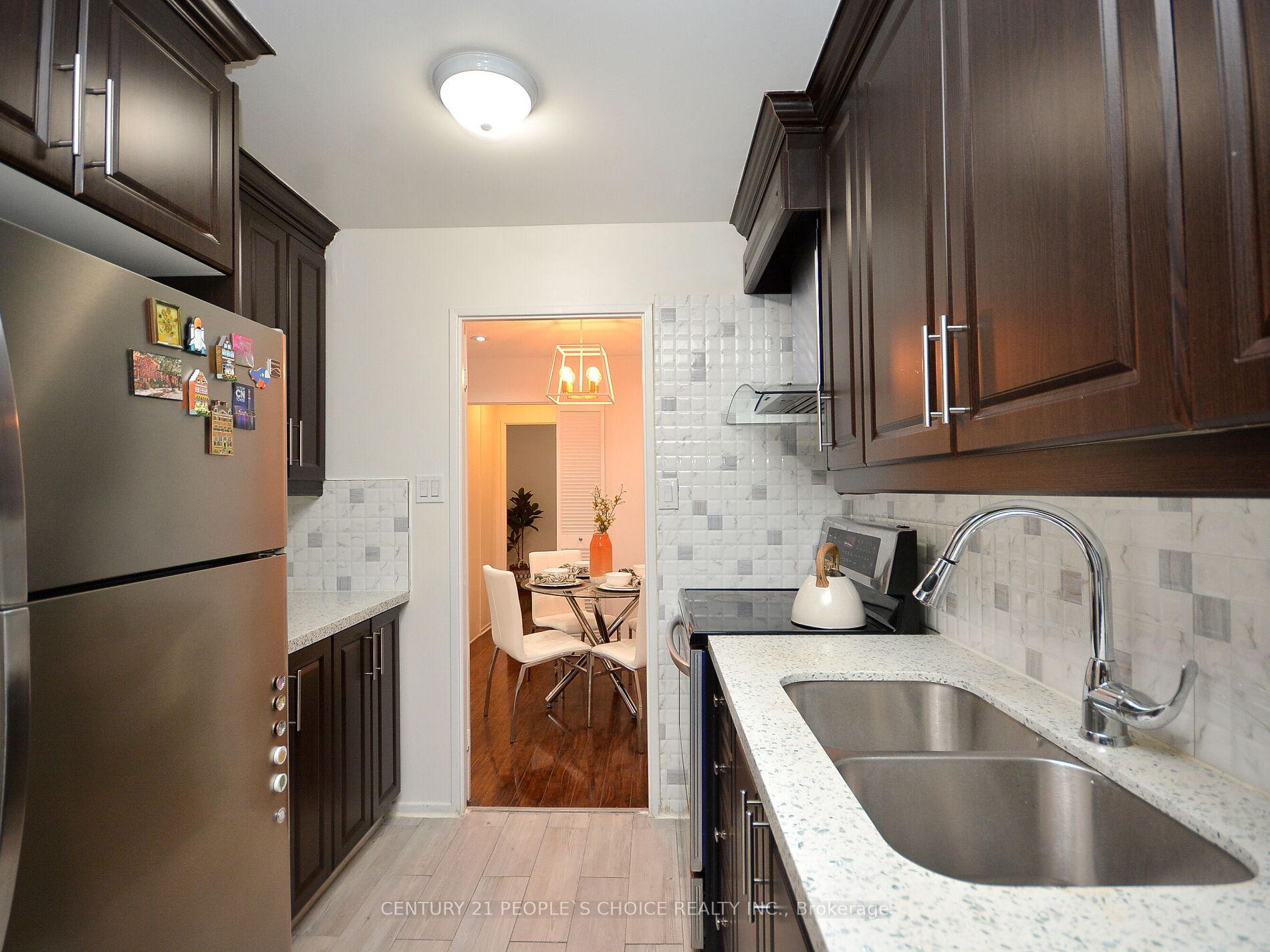 3 Bedrooms Condo at 3455 Morning Star,  Mississauga For sale