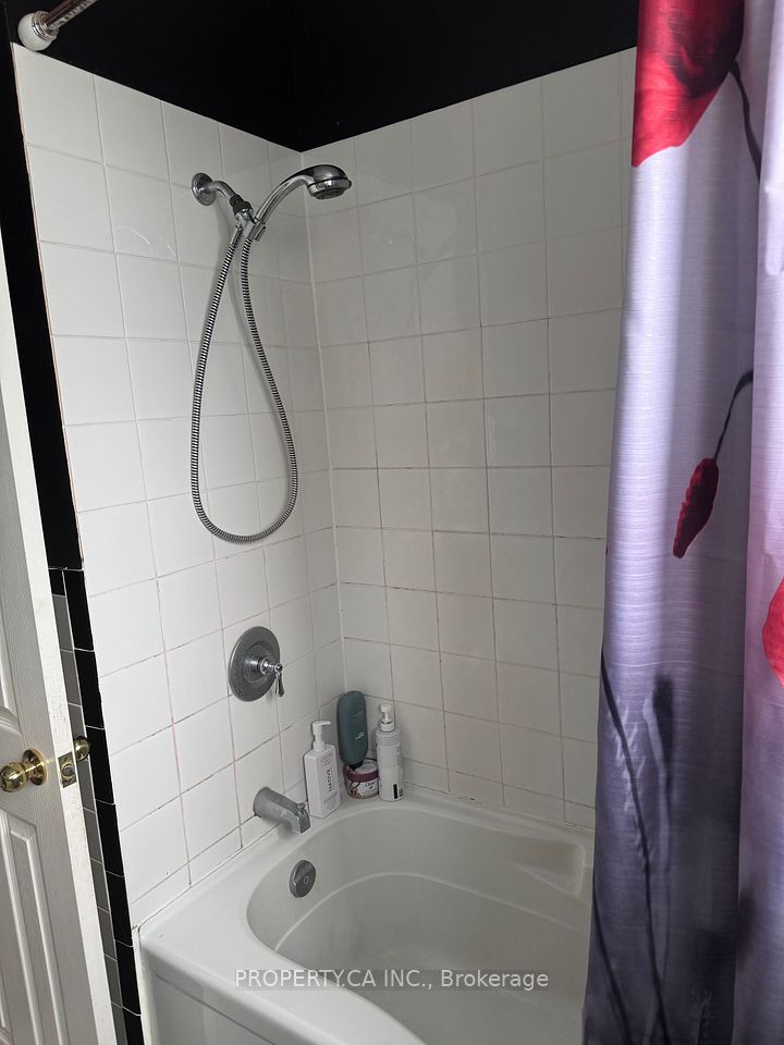 #Upper - 13 Webster Drive, Aurora, ON L4G 2A4