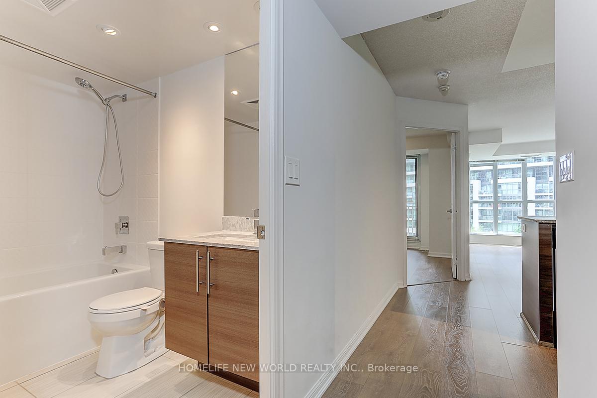 2 Bedrooms Condo at 35 Bastion,  Toronto For sale