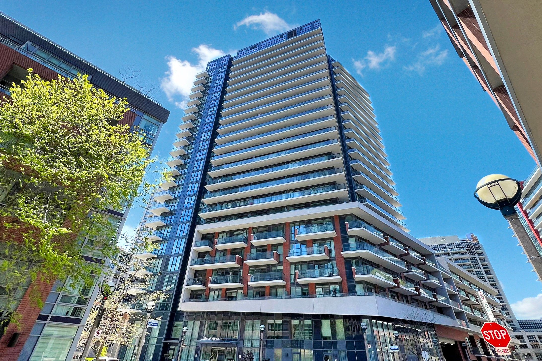 38 Iannuzzi Street 721