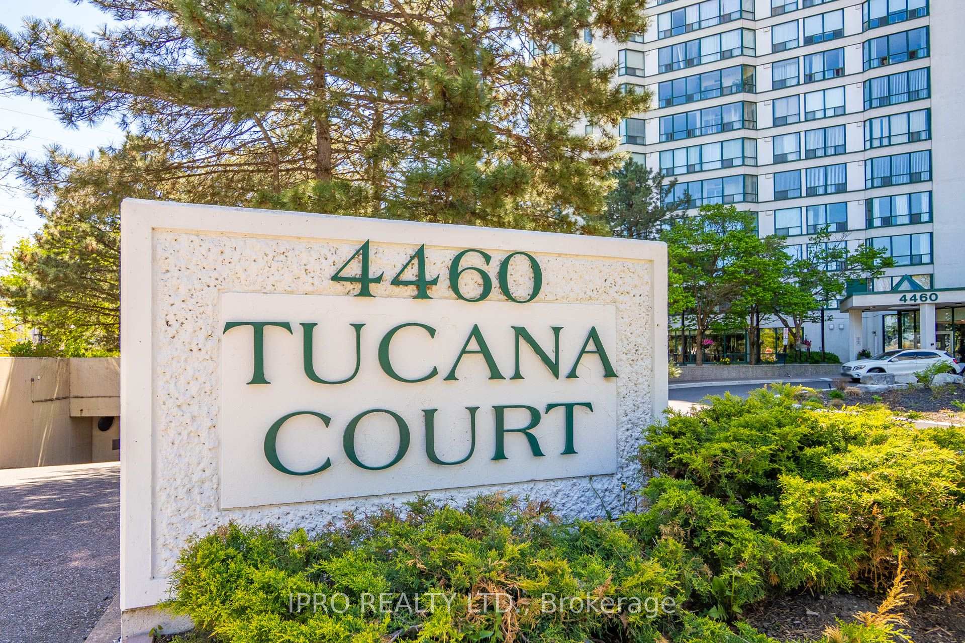 3 Bedrooms Condo at 4460 Tucana, Mississauga For sale