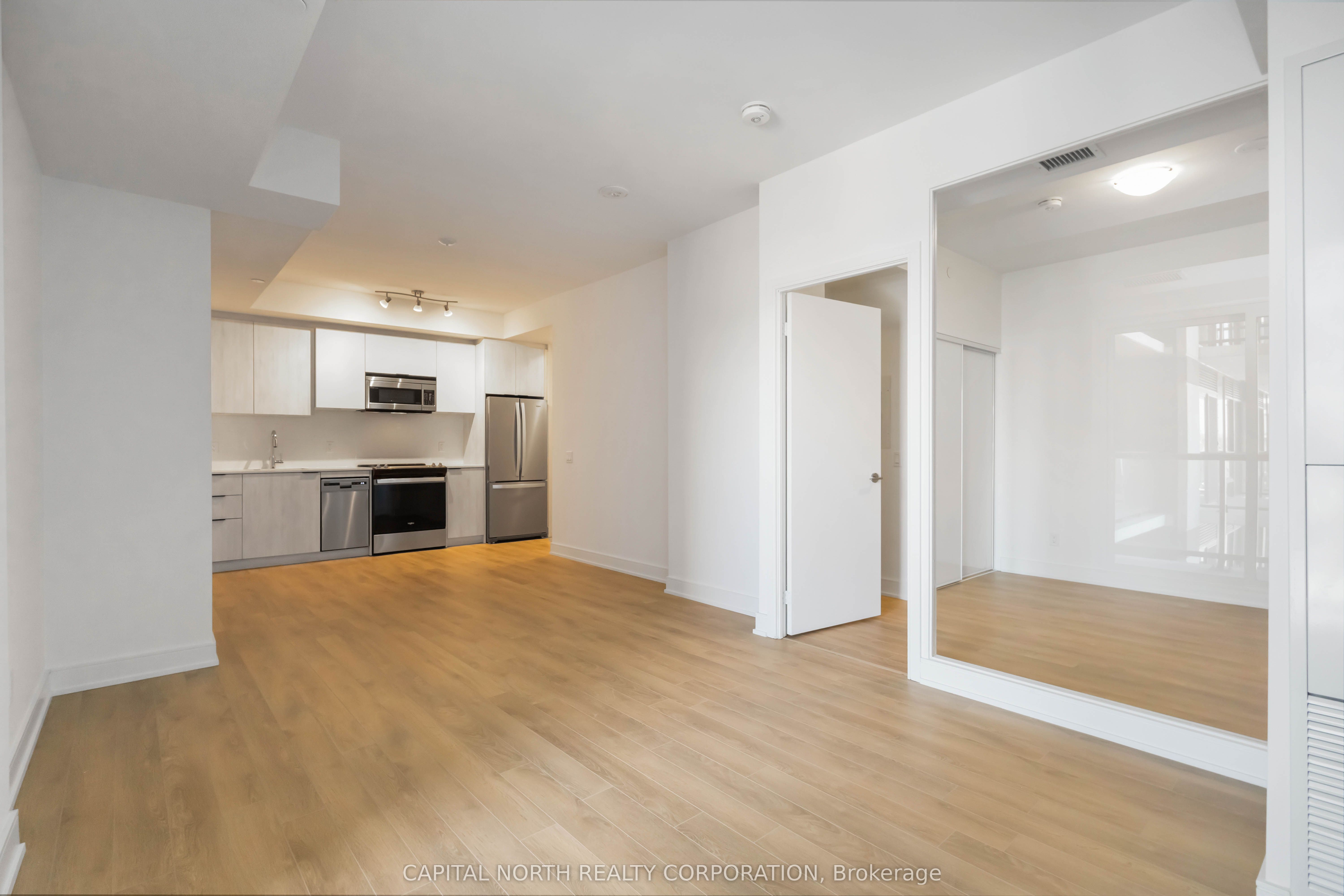 1350 Ellesmere Road, #527