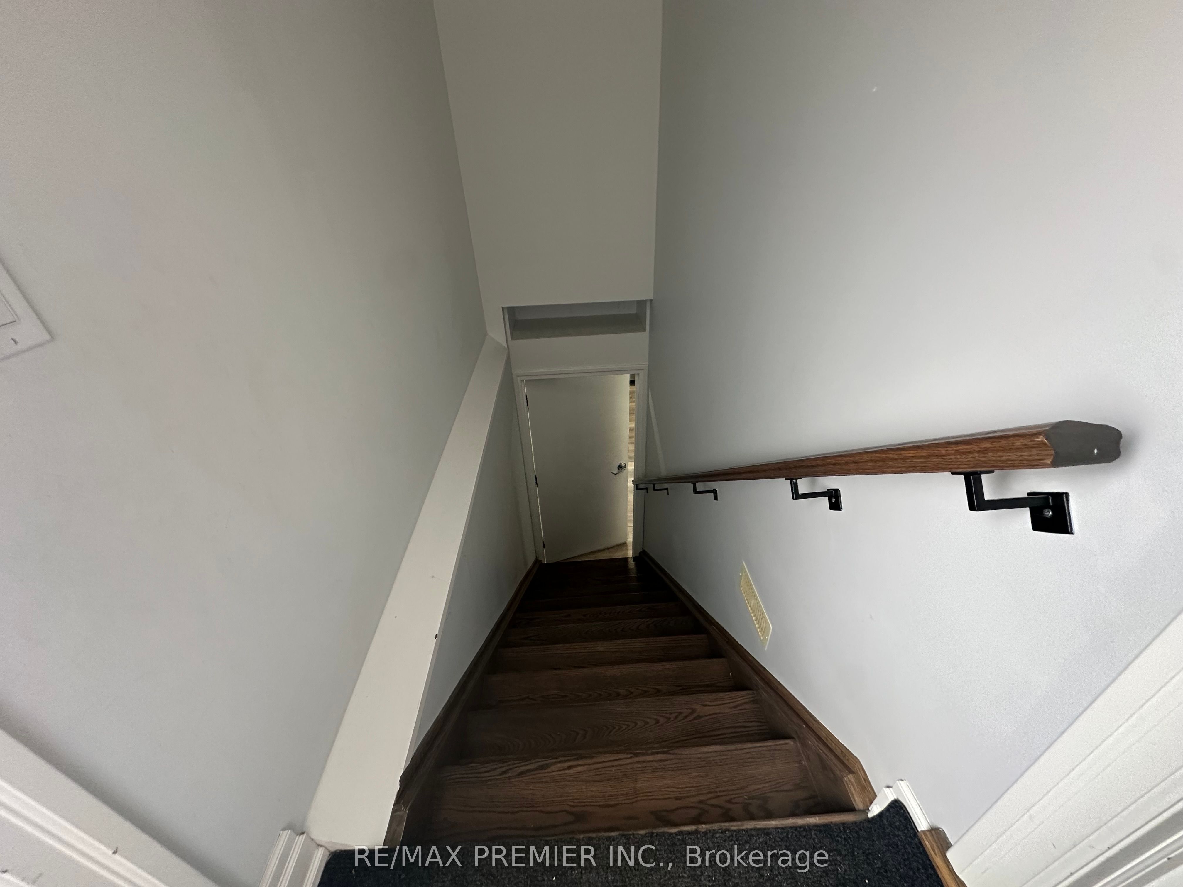26 Elinor Avenue, #Basement