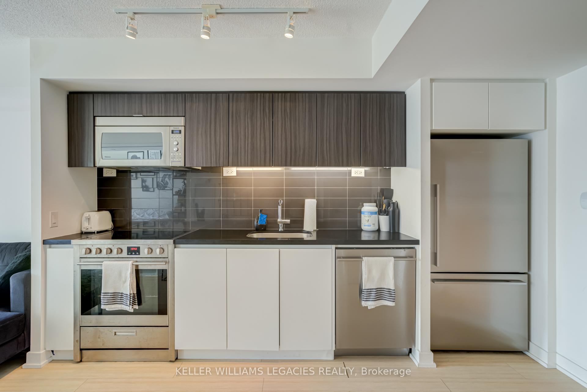 1 Bedroom Condo at 75 Queen’s Wharf,  Toronto For sale