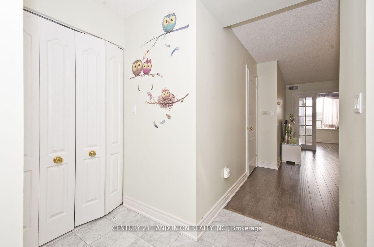2 Bedrooms Condo at 88 Grandview,  Toronto For sale