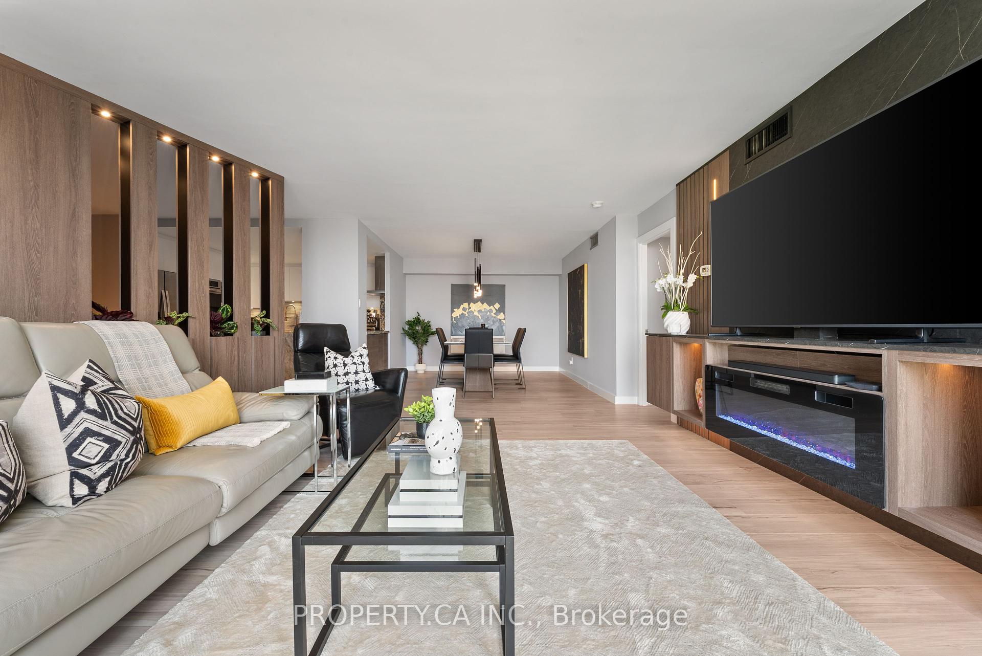 3 Bedrooms Condo at 40 Richview, Toronto For sale