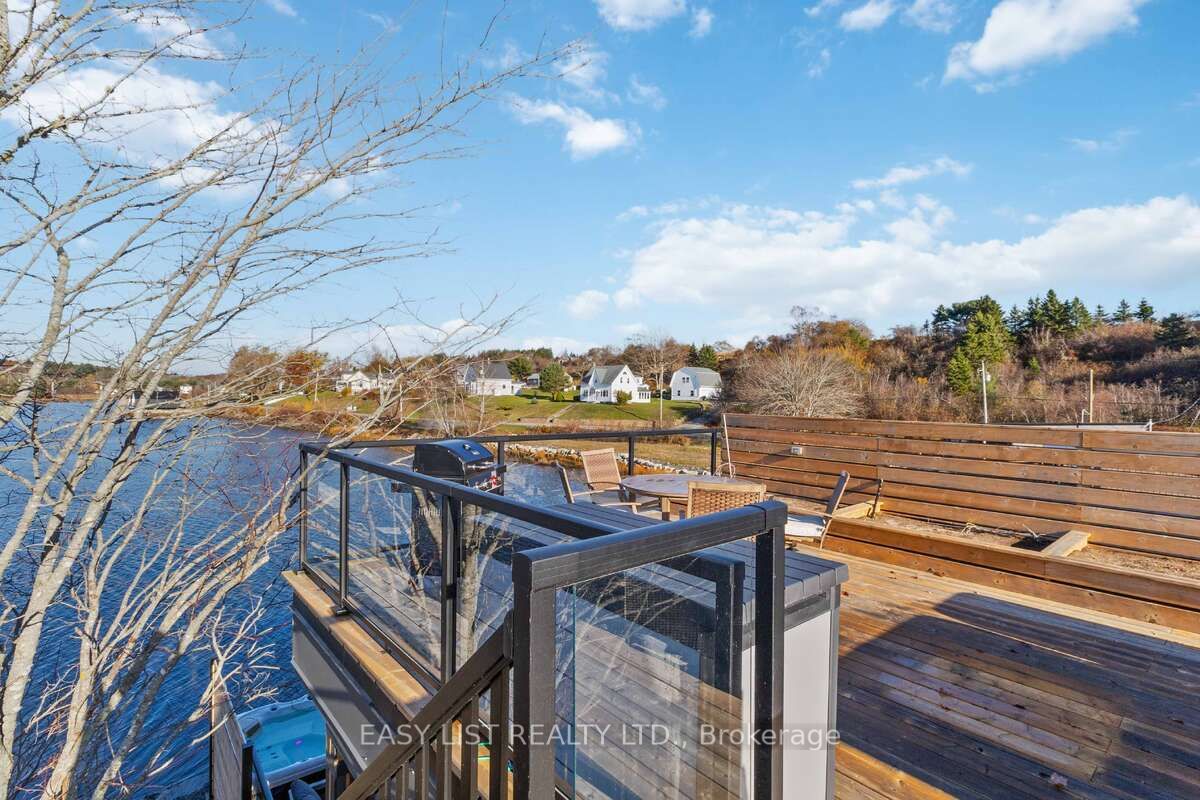 693 Mason Beach Road, #3