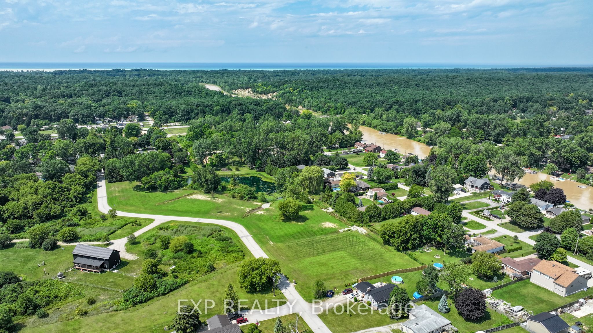 9928 Eric Street, Lambton Shores, ON N0M 2N0
