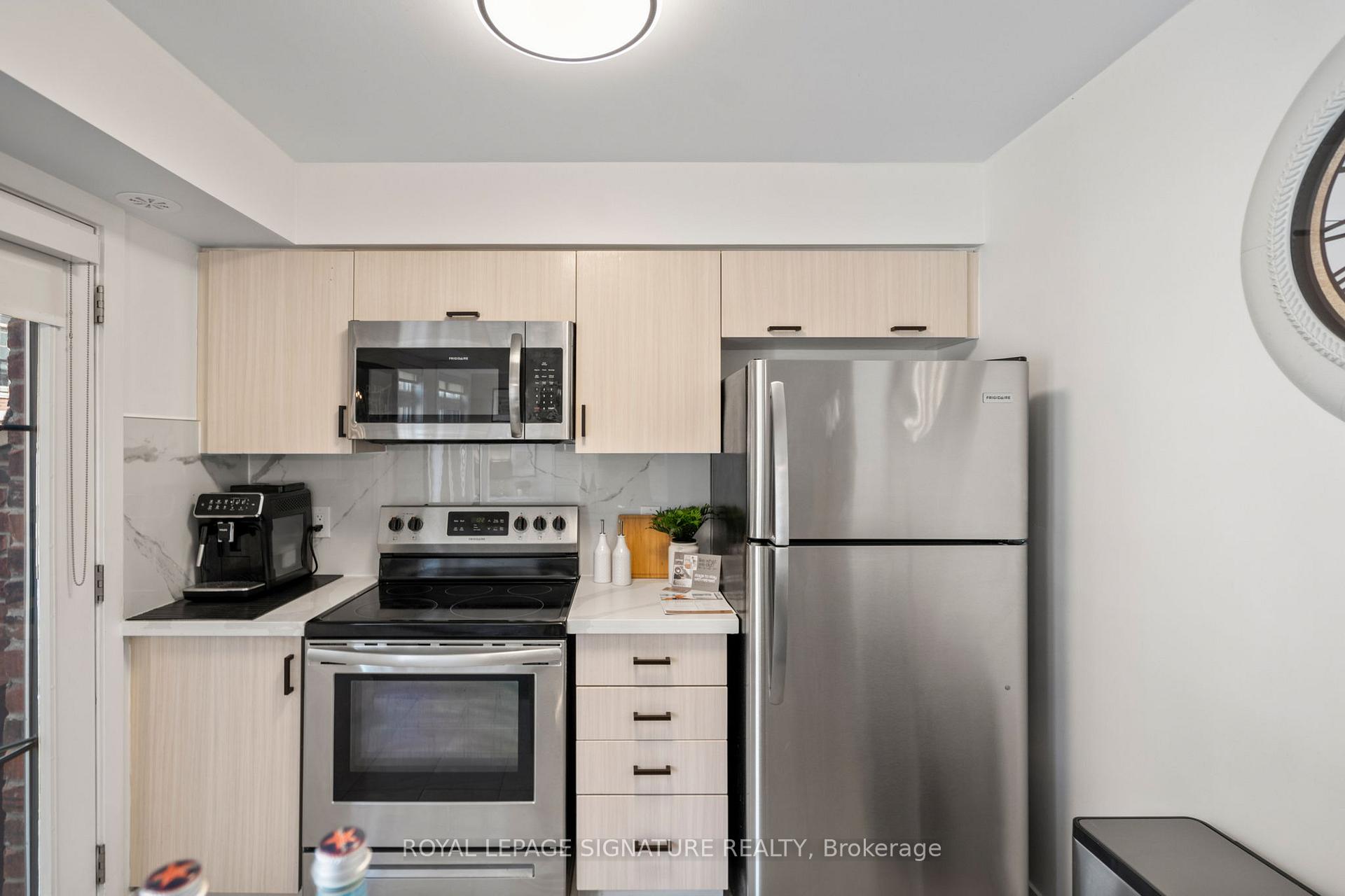 2 Bedrooms Condo at 60 Parrotta, Toronto For sale