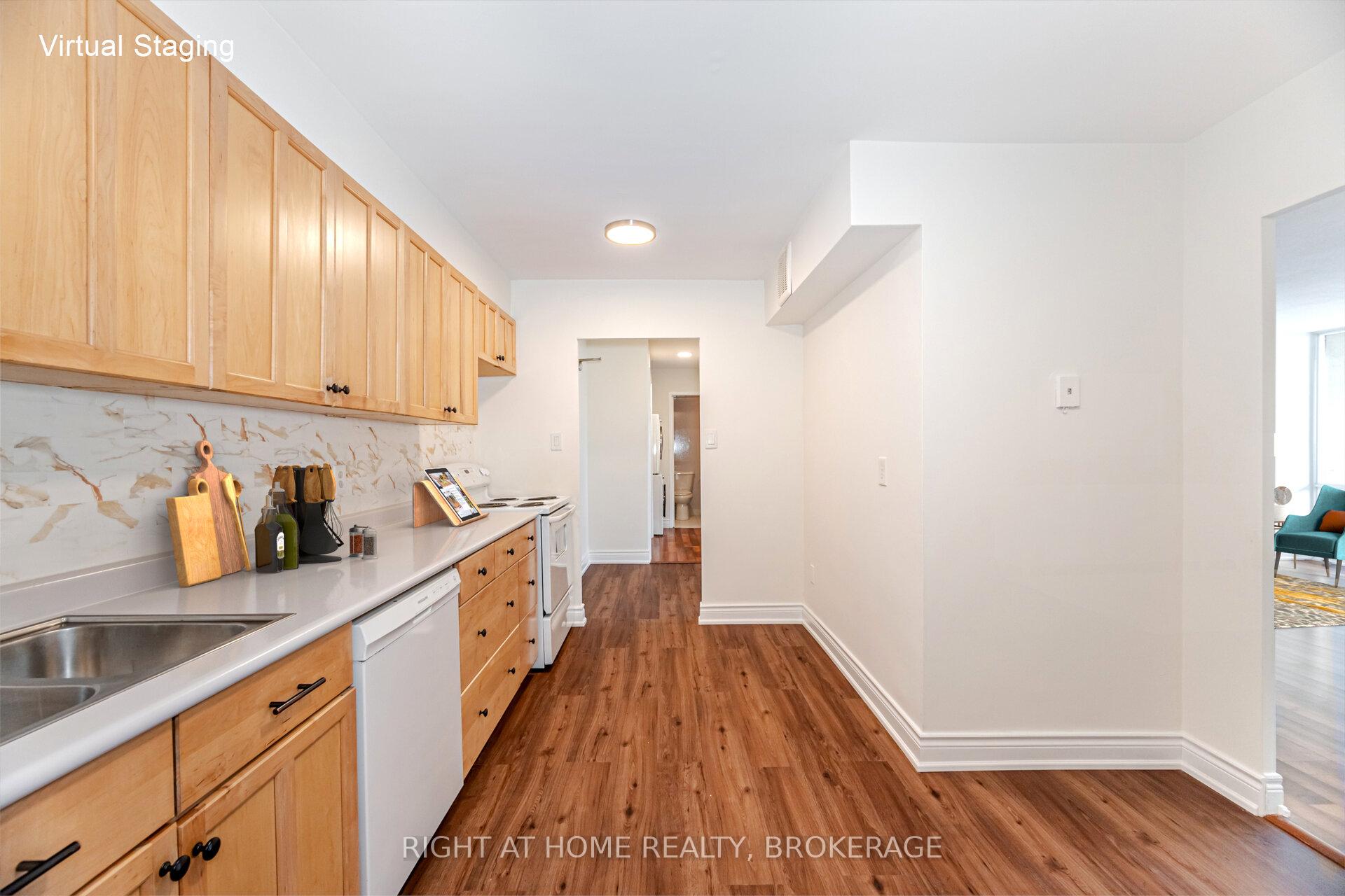 3 Bedrooms Condo at 714 The West Mall, Toronto For sale