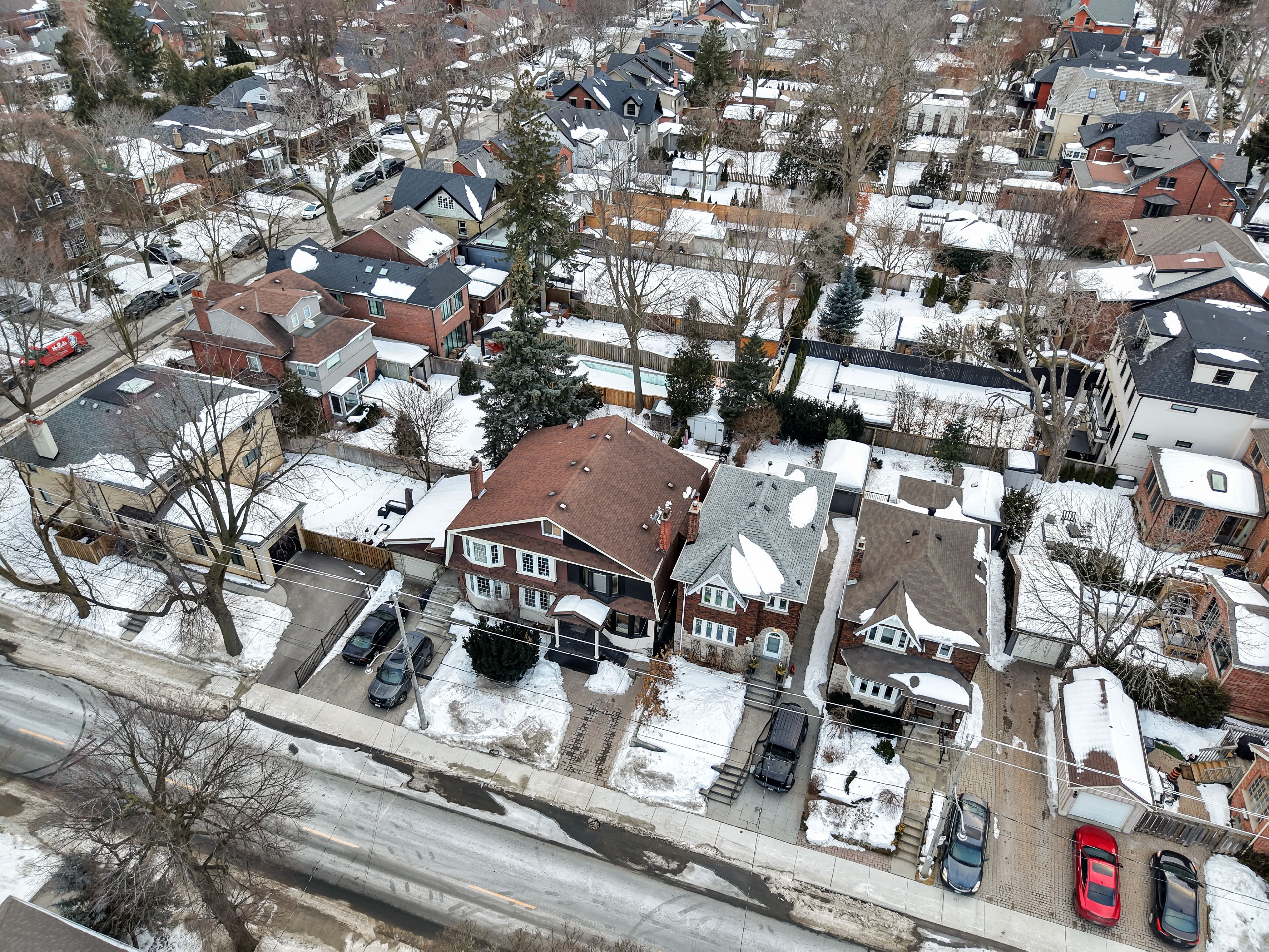 812 Duplex Avenue
