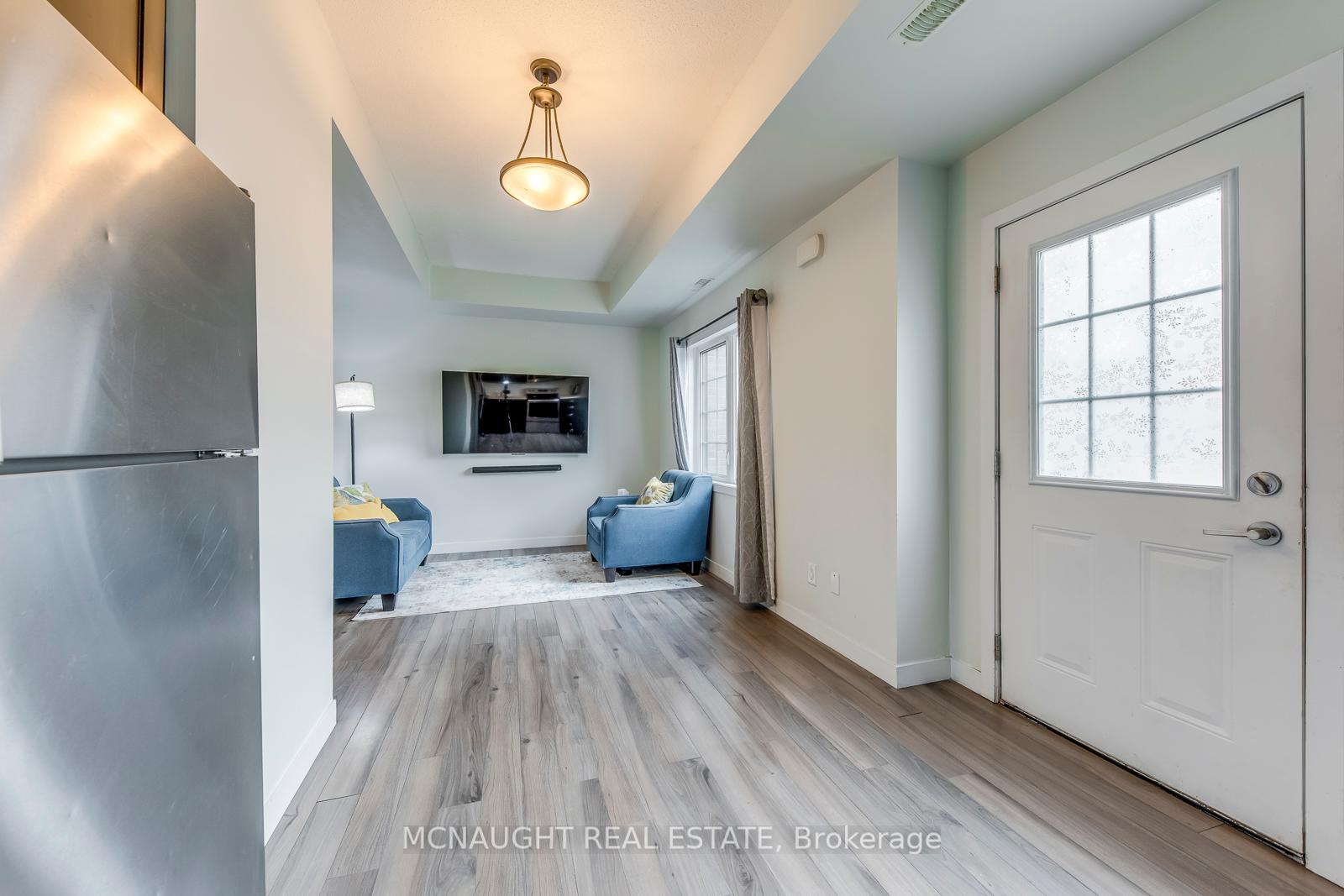 3 Bedrooms Condo at 9 Forbes, Toronto For sale