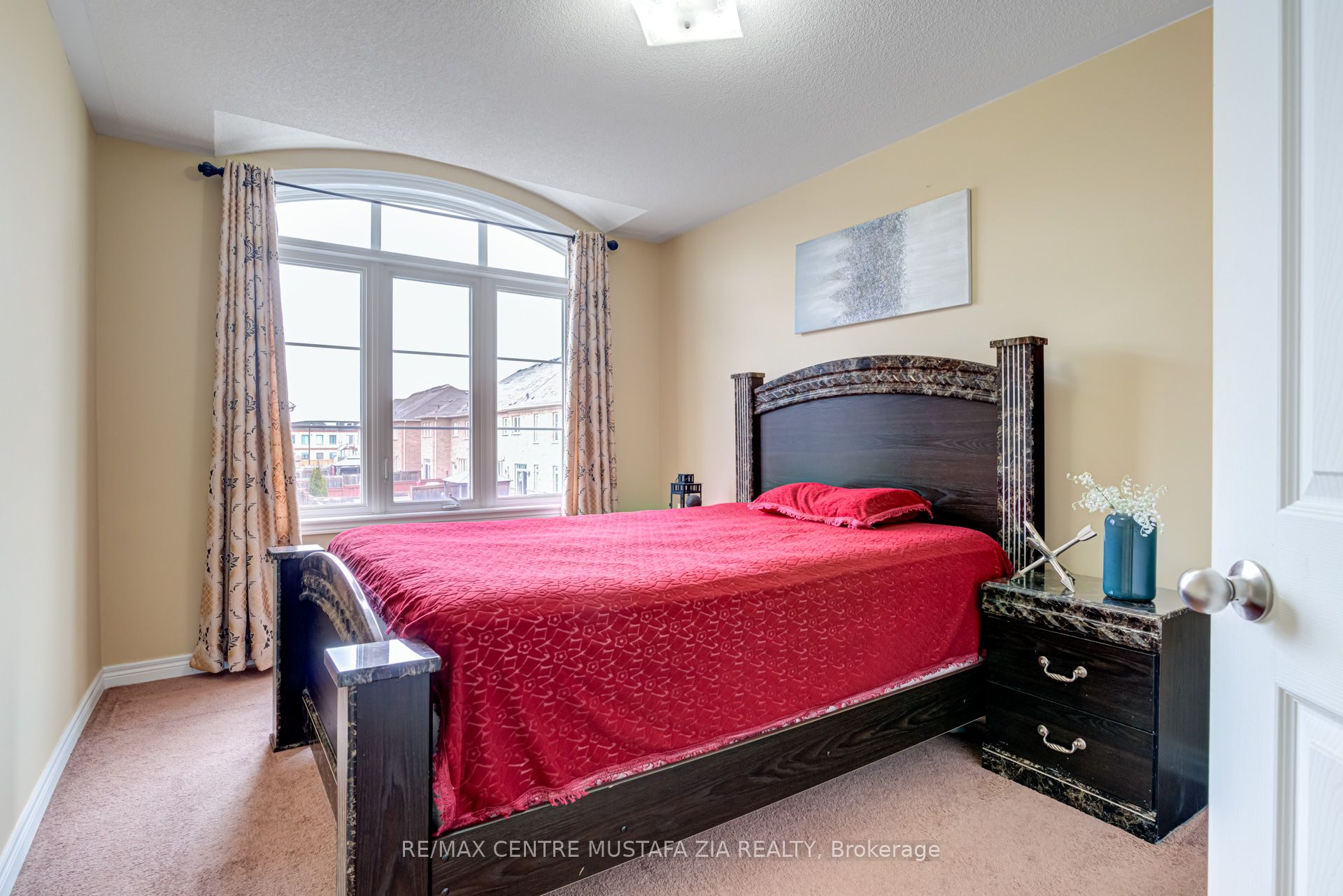 24 Munch Place
