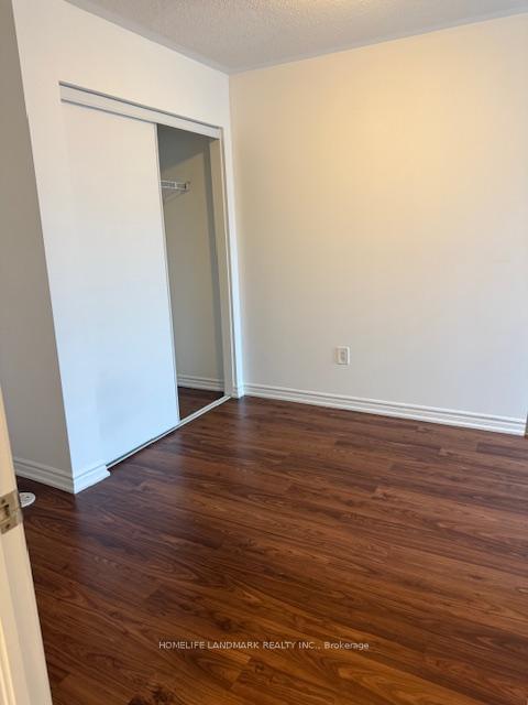 3 Bedrooms Condo at 15 Heron Park, Toronto For sale
