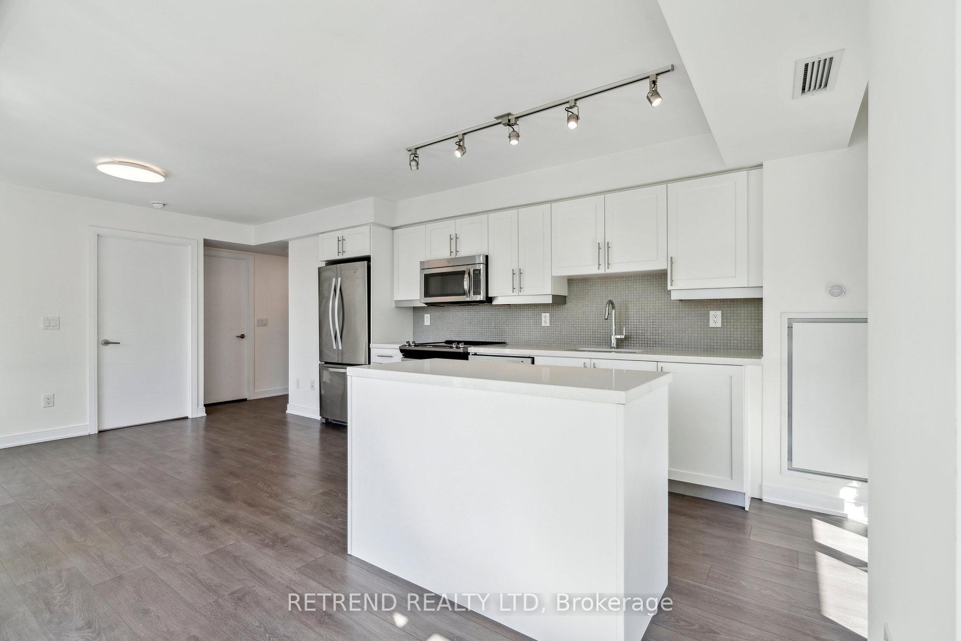 3 Bedrooms Condo at 525 Adelaide, Toronto For sale
