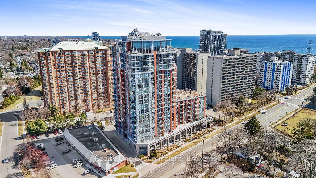 1 Bedroom Condo at 551 Maple,  Burlington For sale