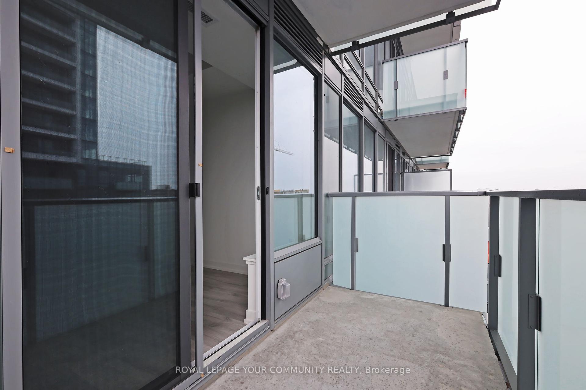2 Bedrooms Condo at 8 Olympic Garden, Toronto For sale