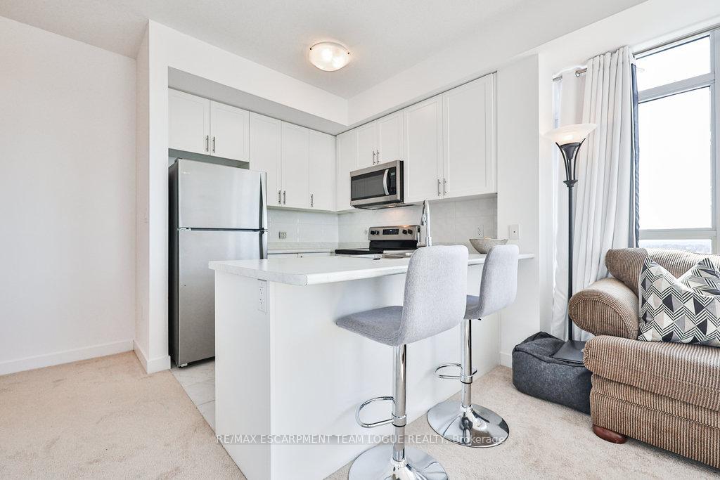 2 Bedrooms Condo at 450 Dundas,  Hamilton For sale