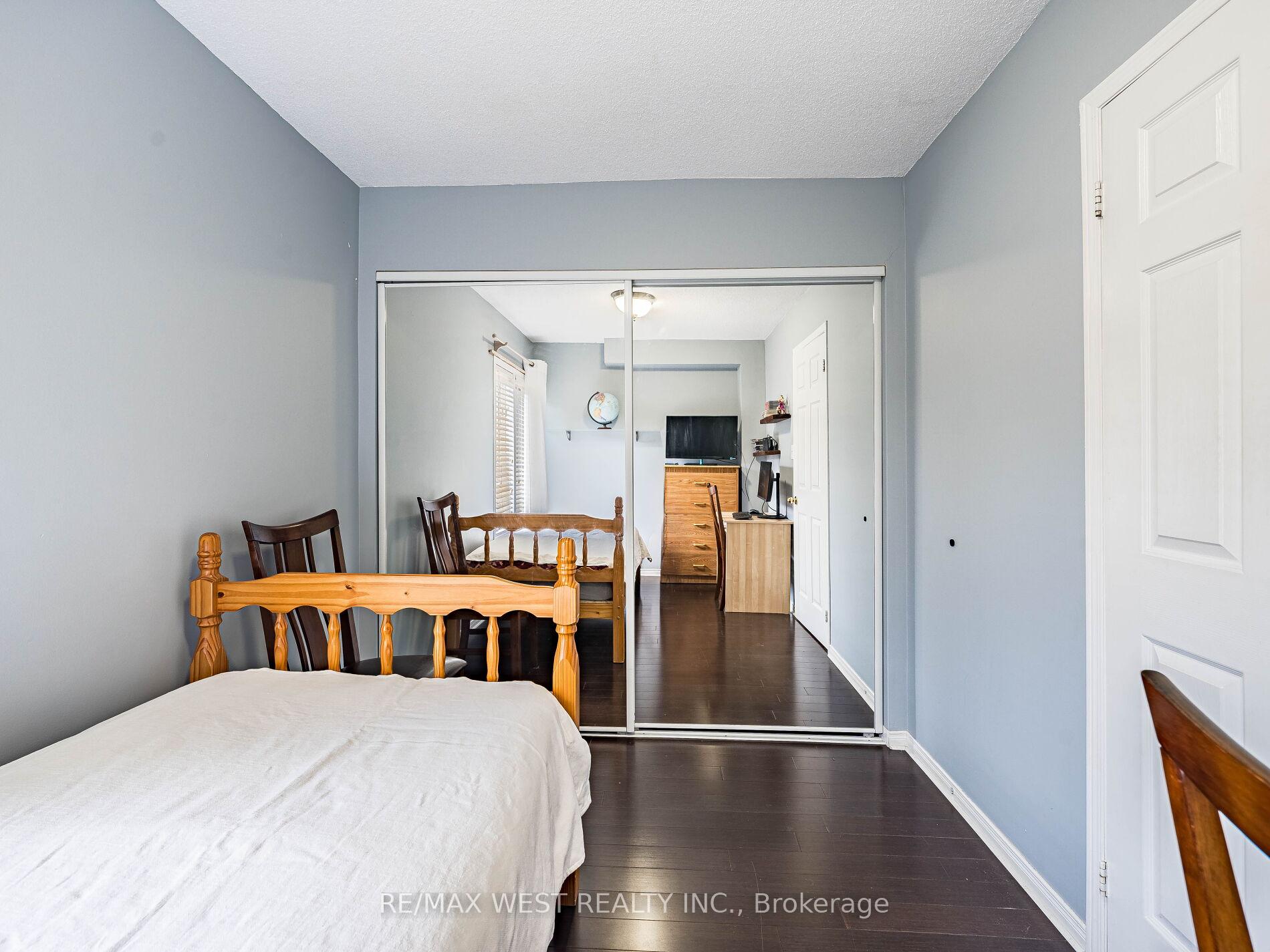 4 Bedrooms Condo at 1168 Arena, Mississauga For sale