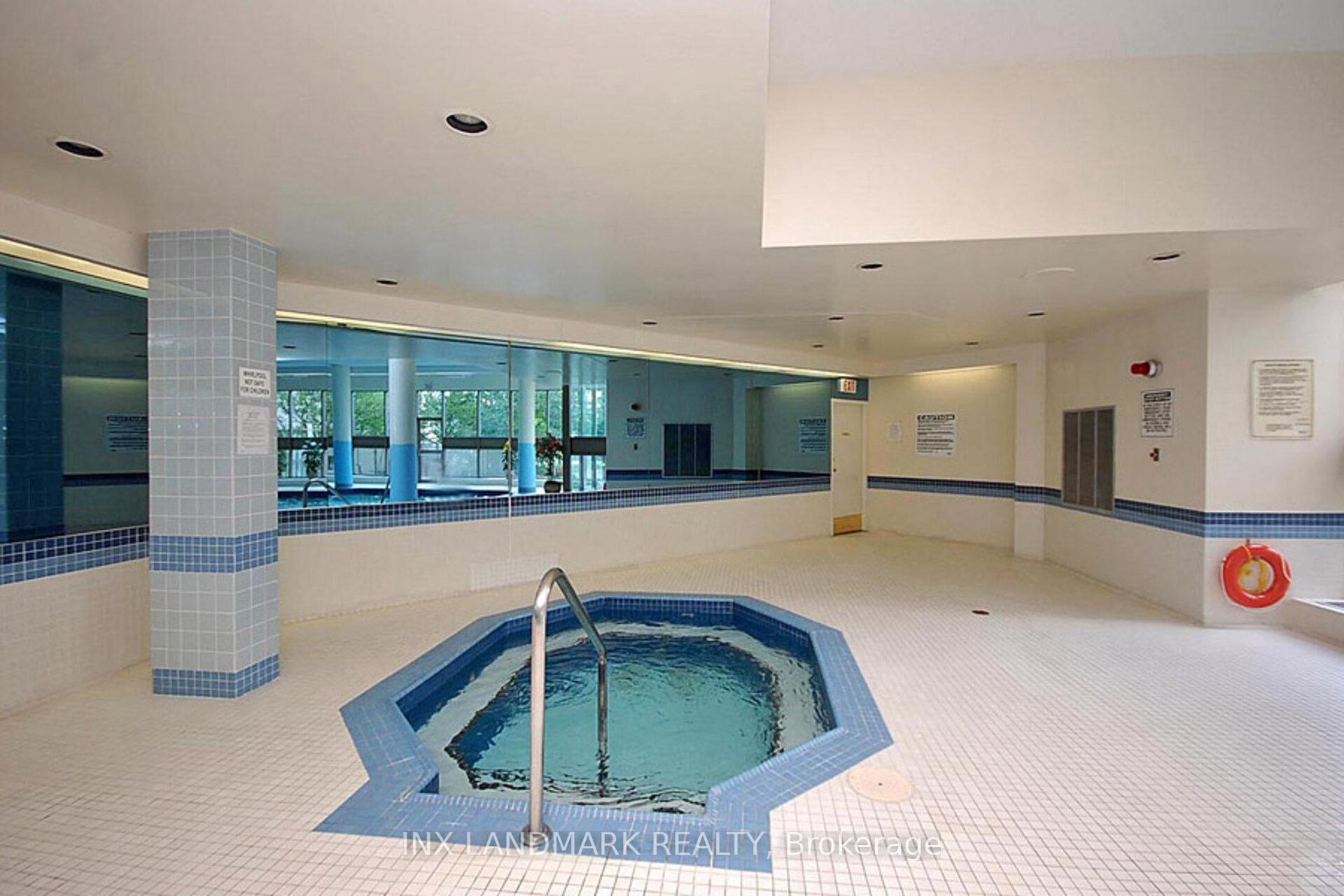 3 Bedrooms Condo at 330 Rathburn, Mississauga For sale
