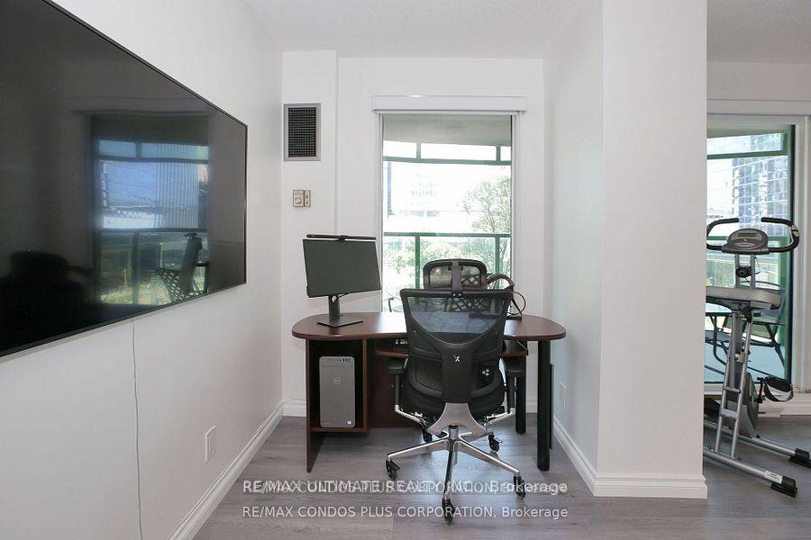 1 Bedroom Condo at 77 Harbour, Toronto For sale