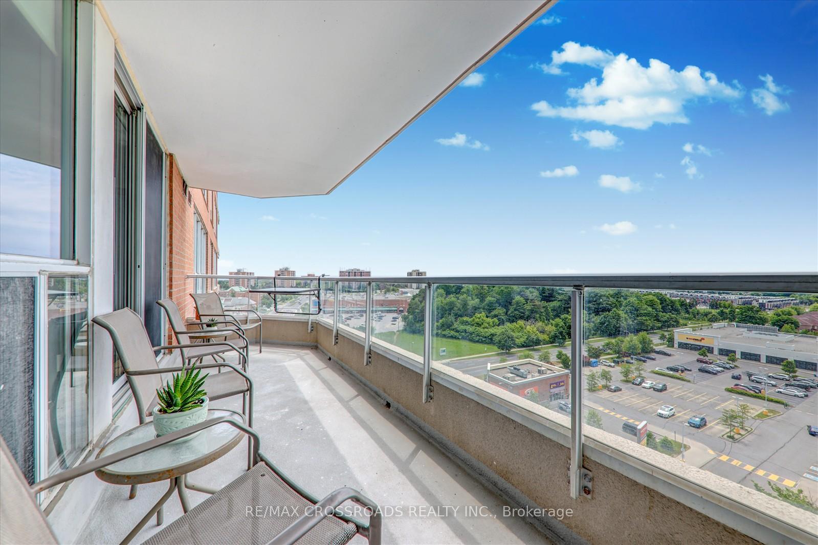 2 Bedrooms Condo at 400 Mclevin, Toronto For sale