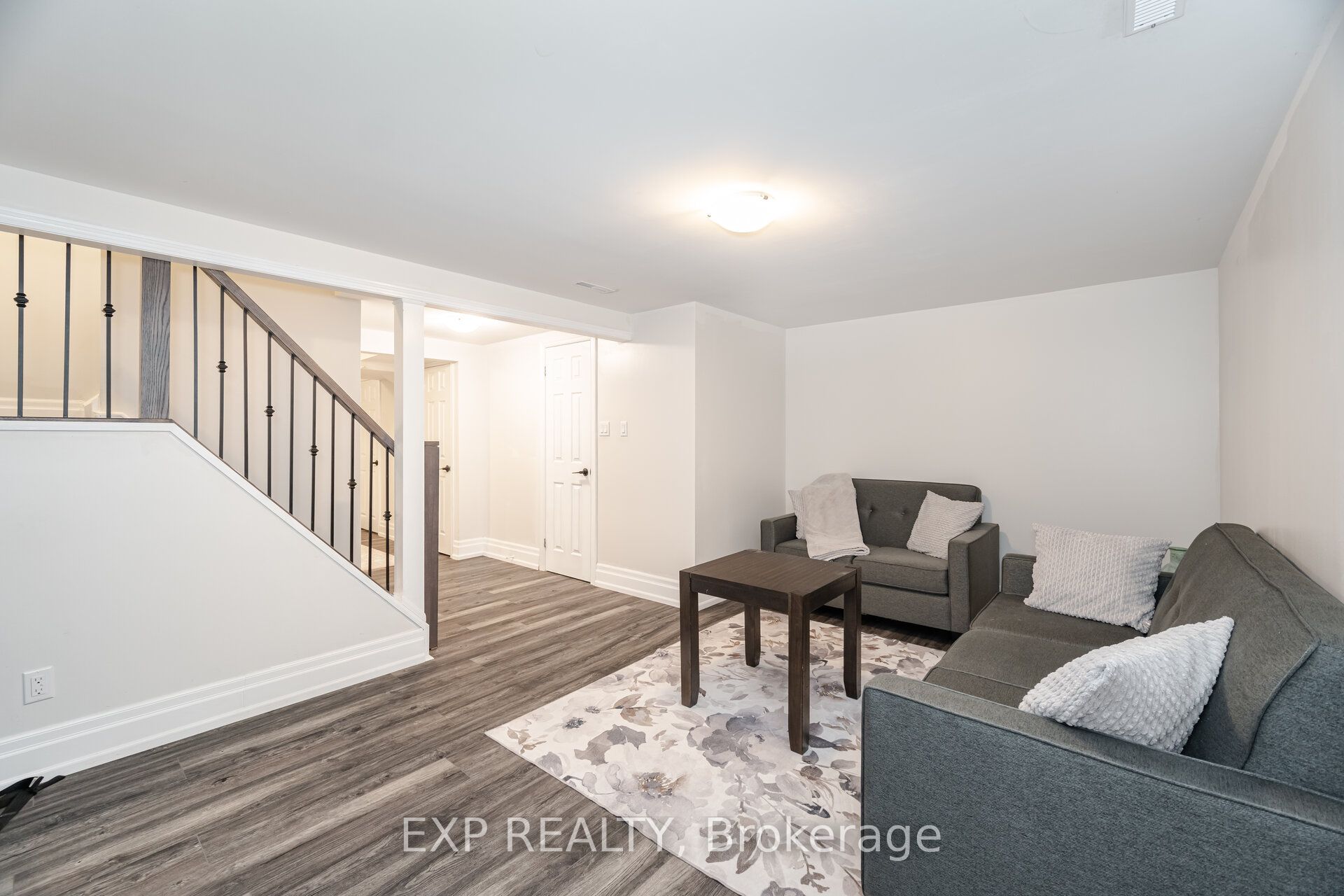 384 Daralea Heights