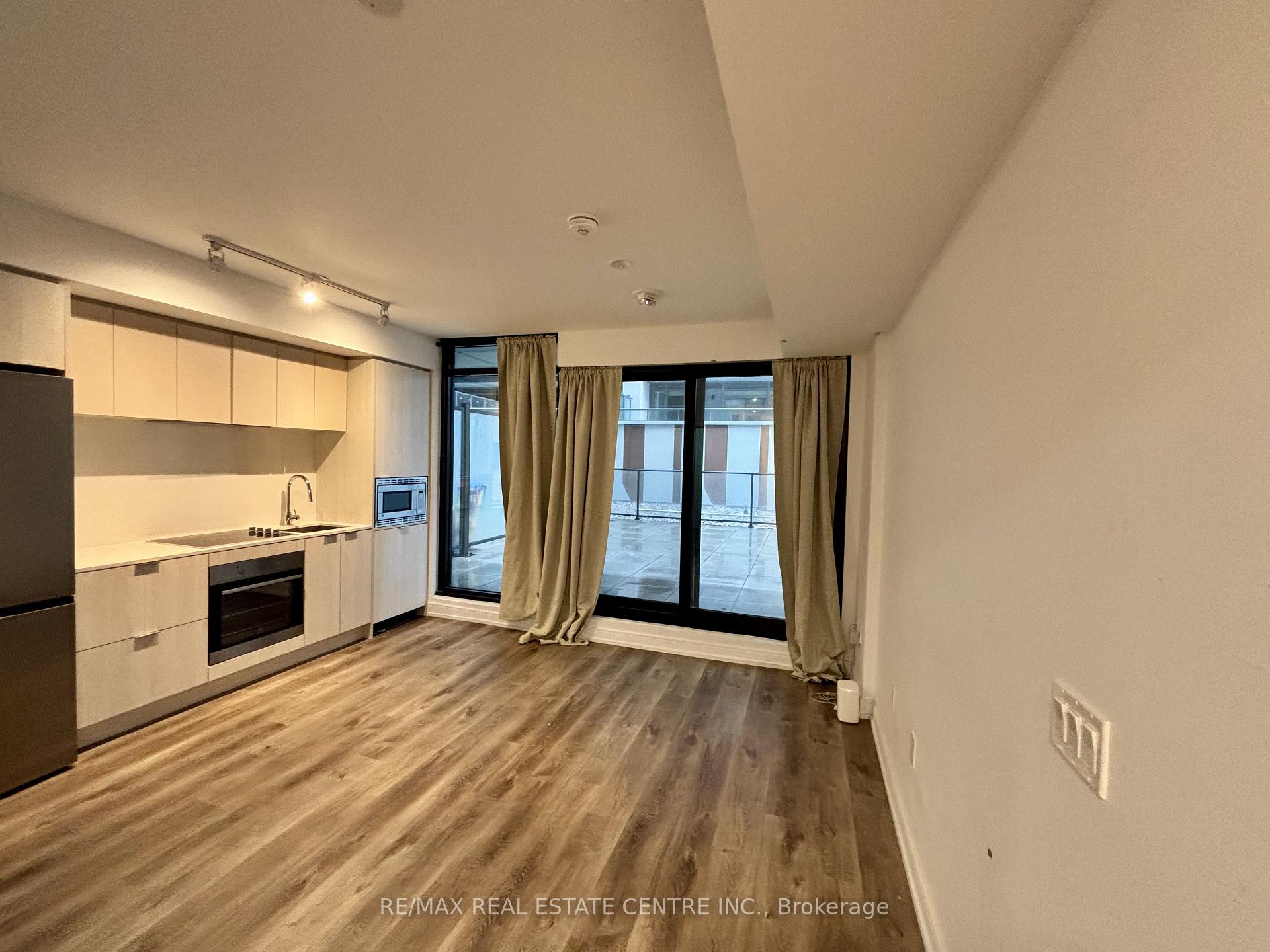 1 Bedroom Condo at 1 Jarvis, Hamilton For sale