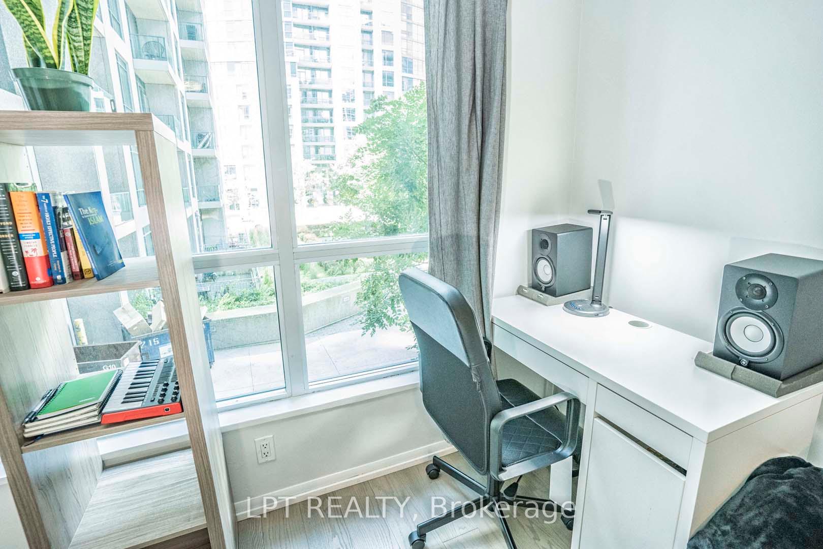 2 Bedrooms Condo at 215 Fort York, Toronto For sale