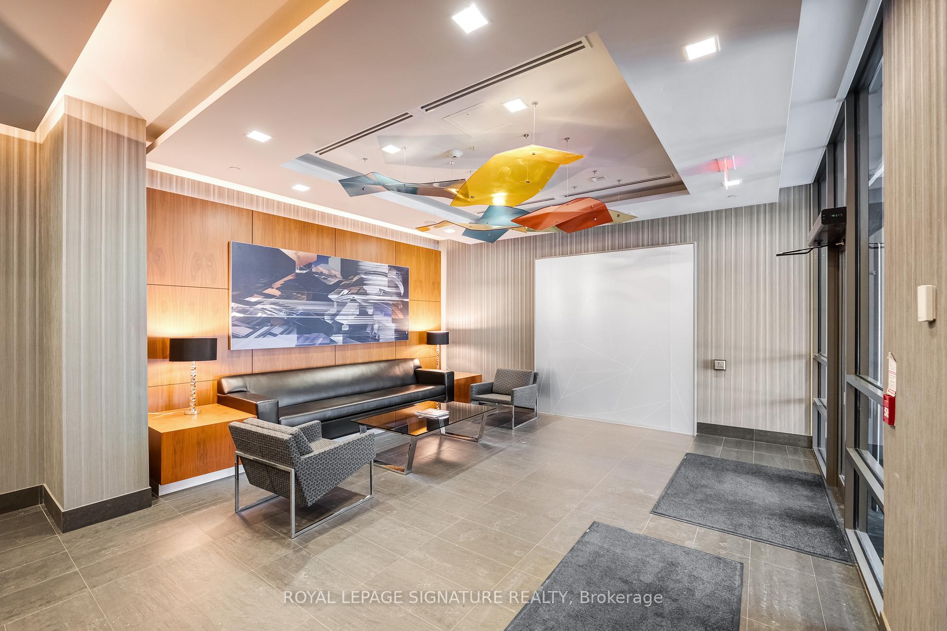 2 Bedrooms Condo at 8 Fieldway, Toronto For sale