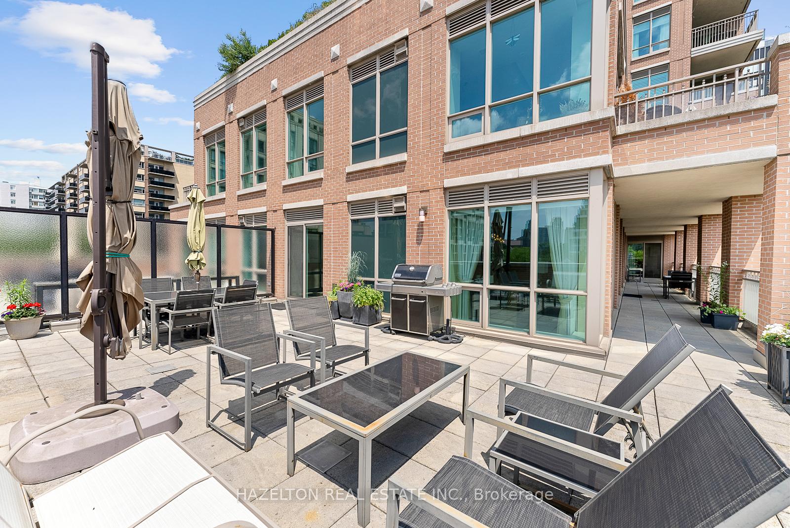 3 Bedrooms Condo at 155 St Clair, Toronto For sale