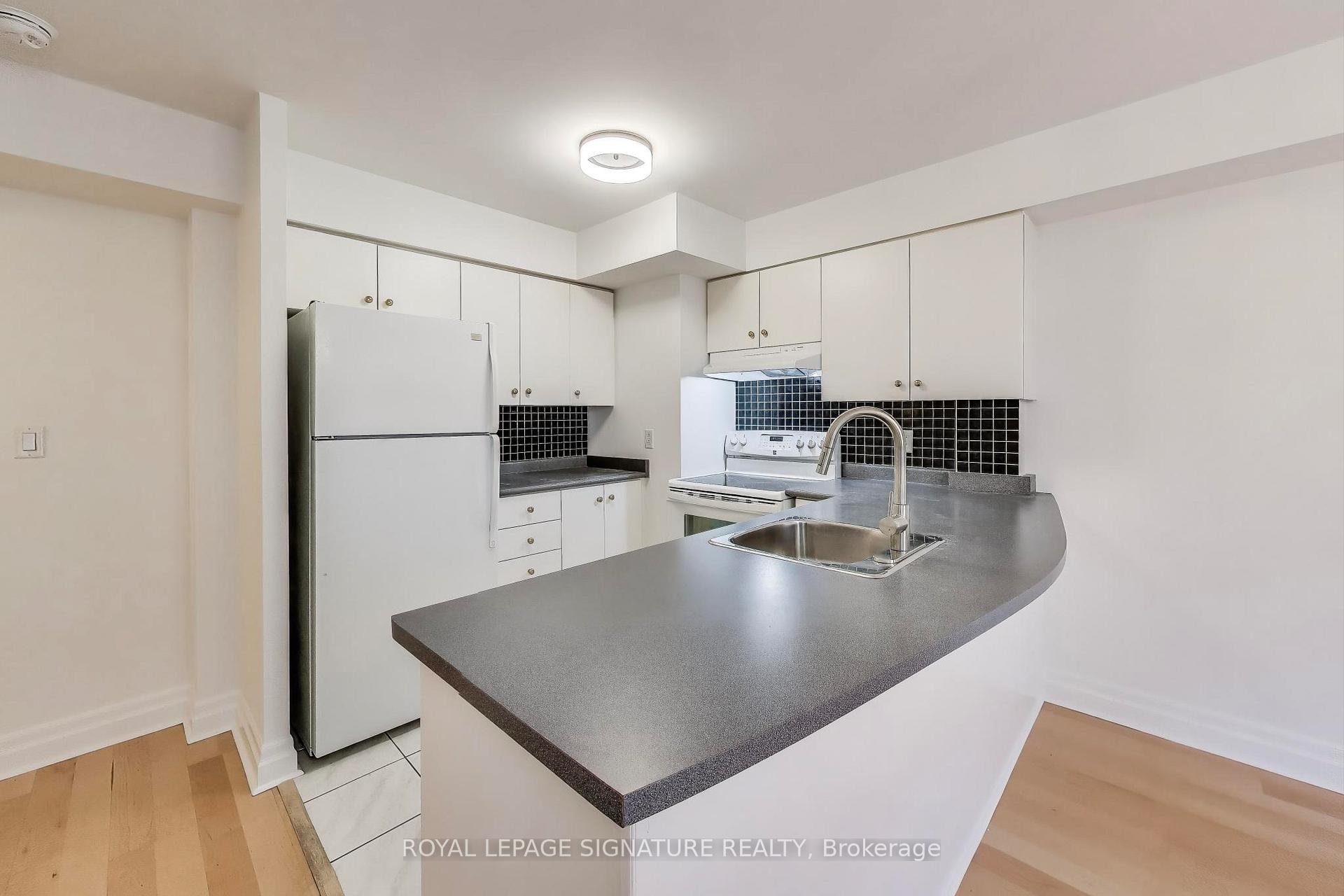 2 Bedrooms Condo at 415 Jarvis, Toronto For sale
