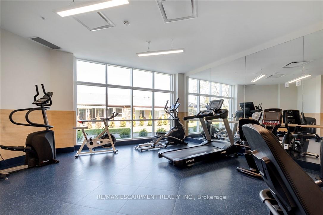 2 Bedrooms Condo at 1 Szollosy, Hamilton For sale