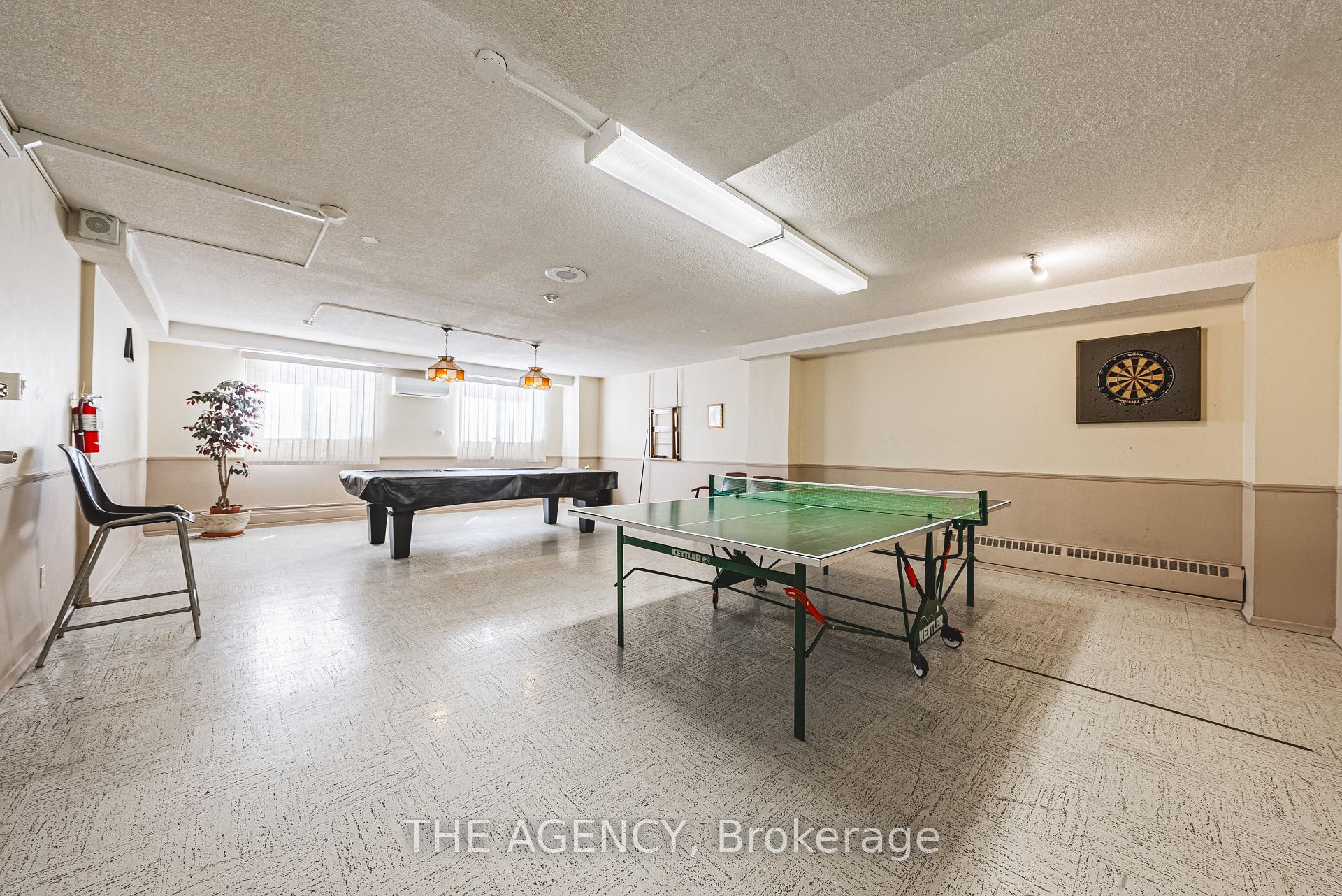 1 Bedroom Condo at 975 Warwick, Burlington For sale
