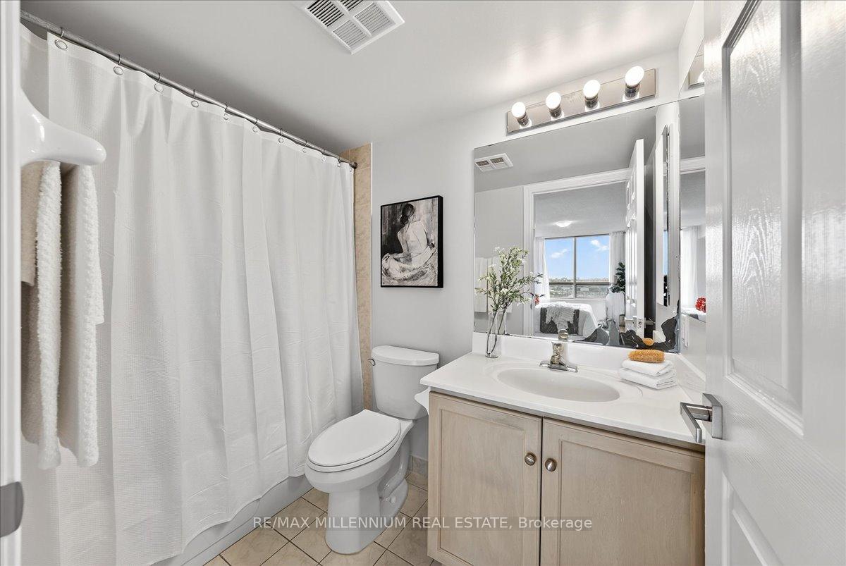 2 Bedrooms Condo at 125 Omni, Toronto For sale