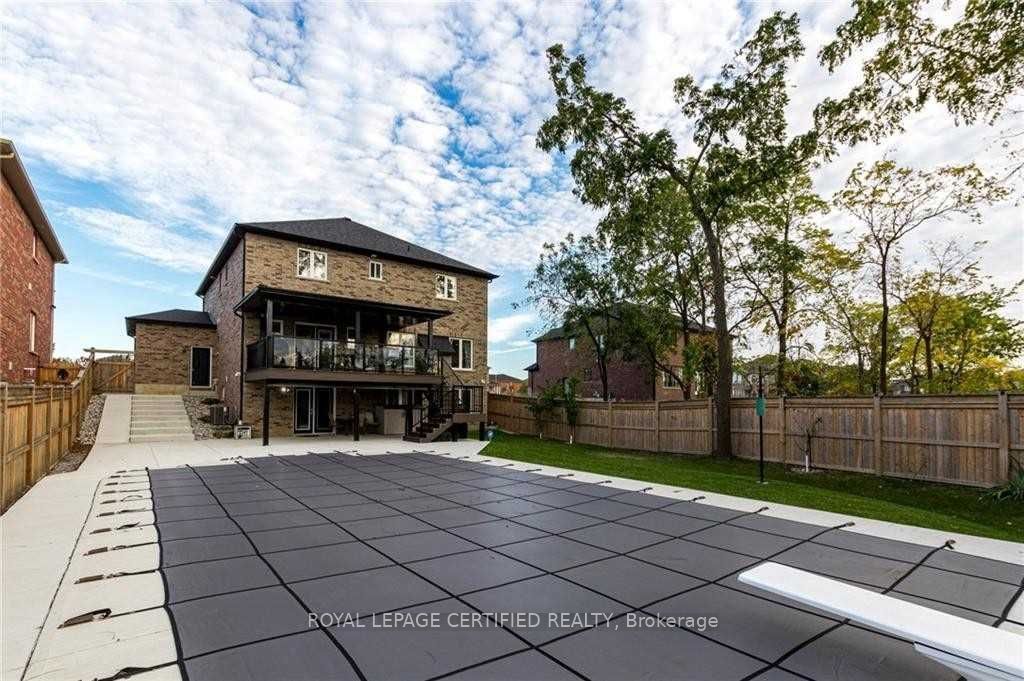 130 Kingsview Drive