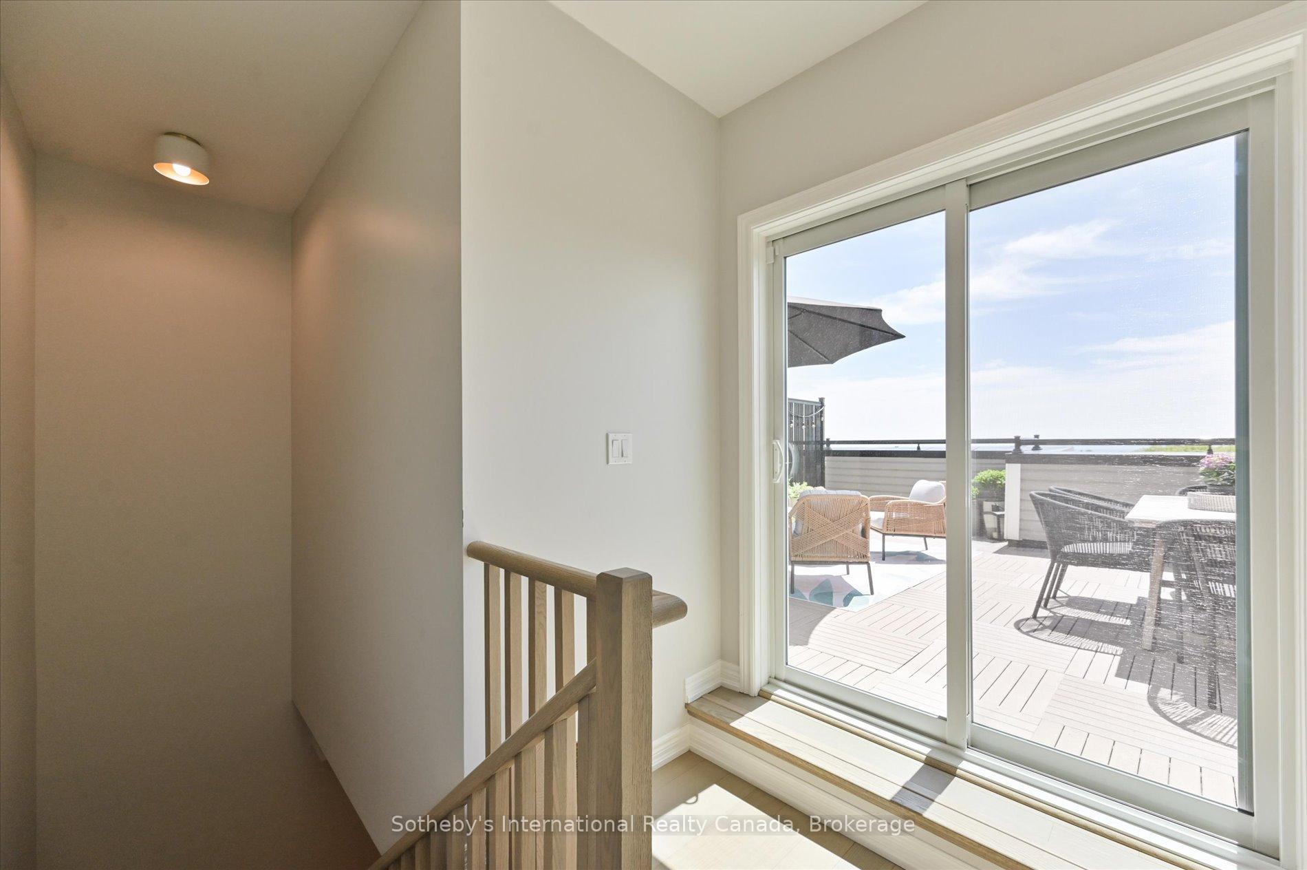 2 Bedrooms Condo at 2199 Lillykin, Oakville For sale