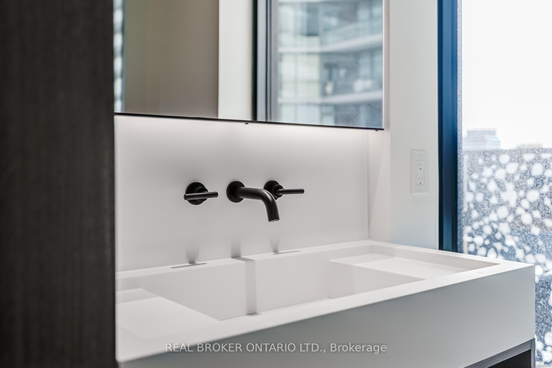3 Bedrooms Condo at 55 Charles St, Toronto For sale