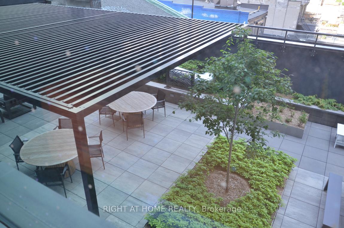 1 Bedroom Condo at 327 King, Toronto For sale